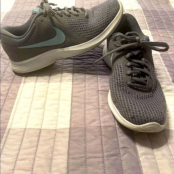 Nike High Volution - Picture 3 of 3